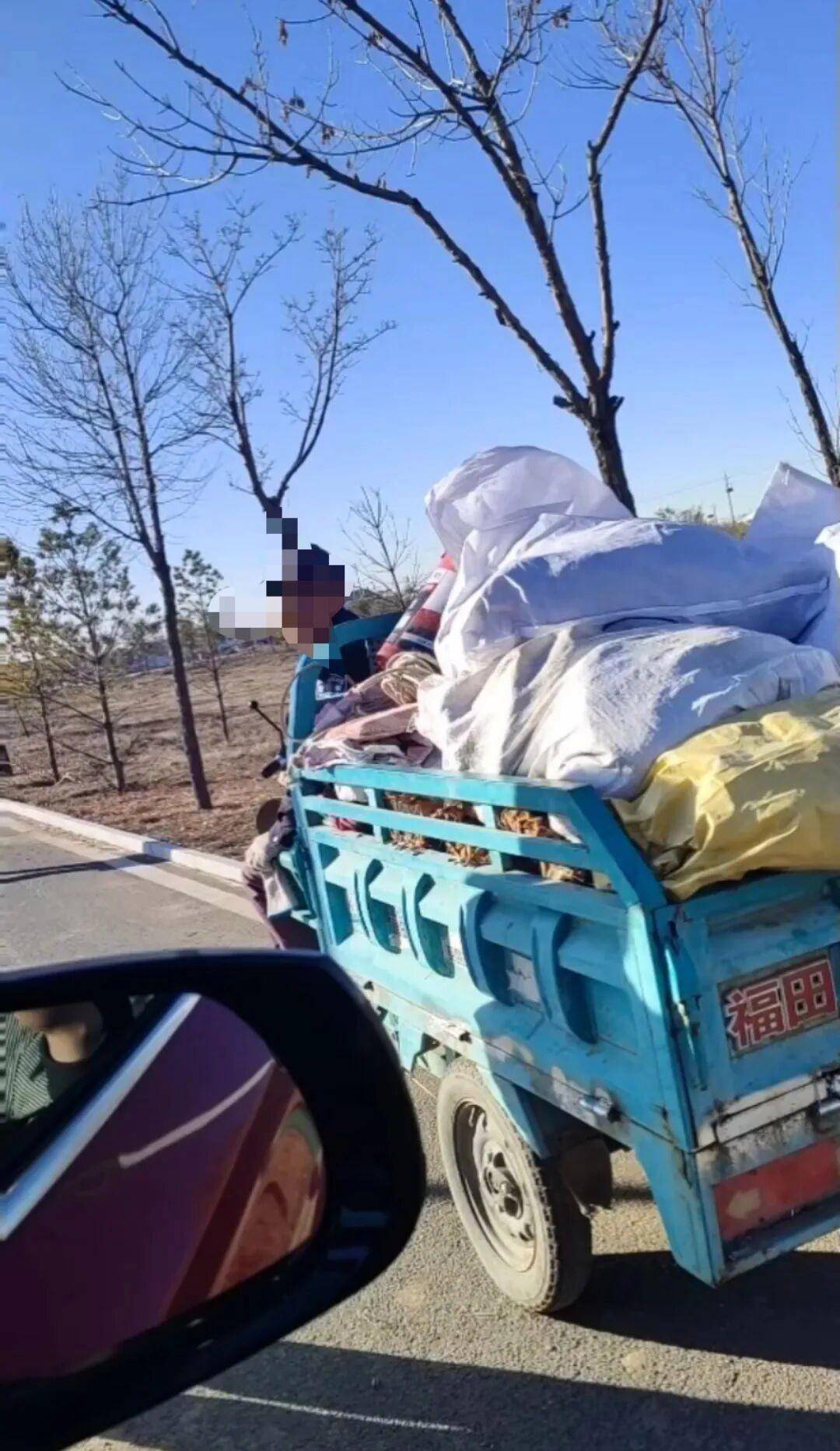 信用网怎么开户
_百亩向日葵遭村民哄抢信用网怎么开户
，损失50万元！警方已行拘4人