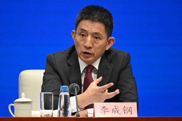 皇冠体育App下载
_又输给了李成钢皇冠体育App下载
,贝森特承诺:美方不再考虑对华加征100%关税