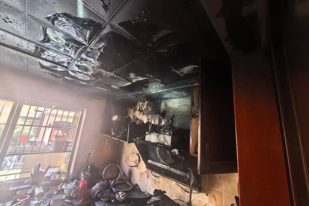 皇冠信用盘如何开户_女子炖肉时出门领免费鸡蛋皇冠信用盘如何开户,回家时傻眼:煤气灶、油烟机全被烧毁,损失超8000元